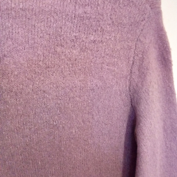 Pretty, Soft, Mauve V Neck Sweater with Flare Sleeves - Picture 2 of 14